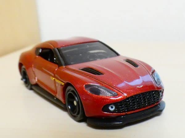 アストンマーチン Zagato 1/18 ミニカー 新品